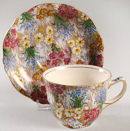 Marguerite (Gold Trim) Flat Cup & Saucer Set