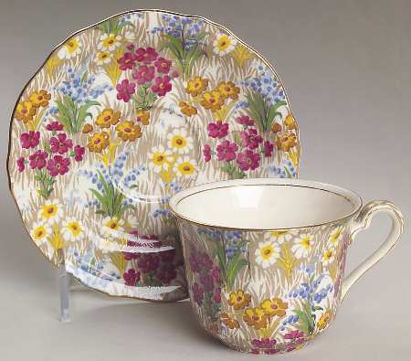 Marguerite (Gold Trim) Flat Cup & Saucer Set