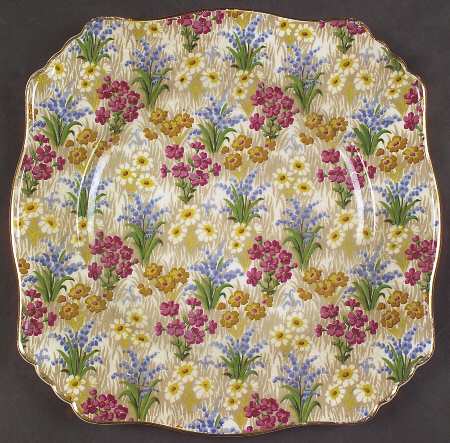 Marguerite (Gold Trim) Square Dinner Plate