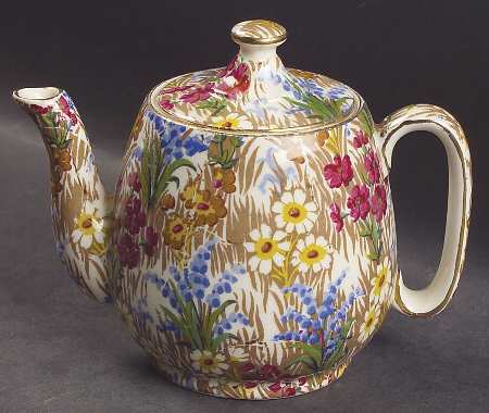 Marguerite (Gold Trim) Individual Breakfast Set Teapot & Lid