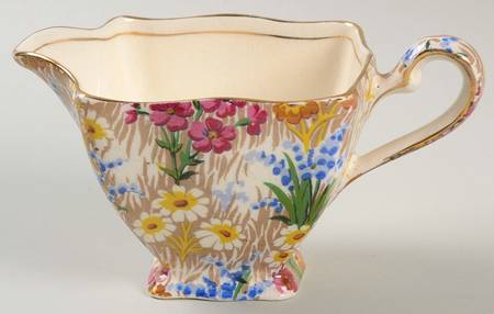 Marguerite (Gold Trim) Ascot Creamer