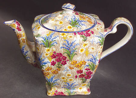 Marguerite (Blue Trim) Ascot Teapot & Lid