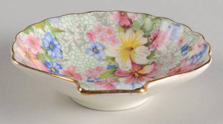 Marion (Older) 3" Shell Shaped Nut Dish