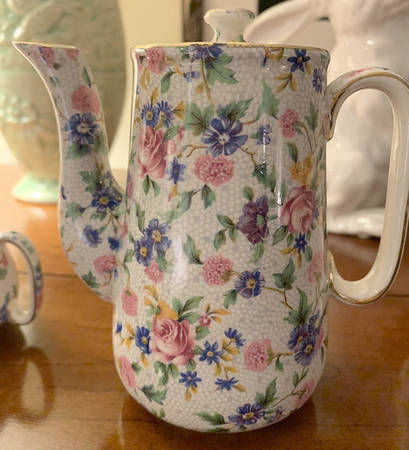 Old Cottage Chintz (Pre 1960, Cream) Countess Shape Coffee Pot & Lid