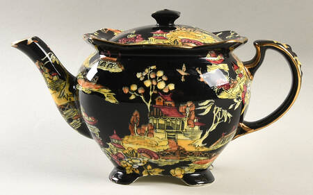 Pekin Black (Gold Trim) Ascot Teapot & Lid