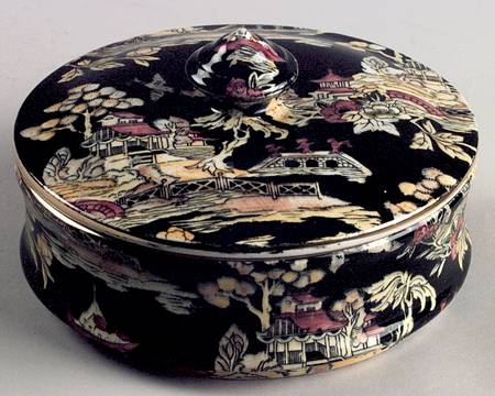 Pekin Black (Gold Trim) Medium Candy Box