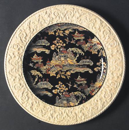 Pekin Black (Gold Trim) Dinner Plate wWedgwood Border