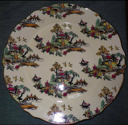 Pekin Cream Dinner Plate