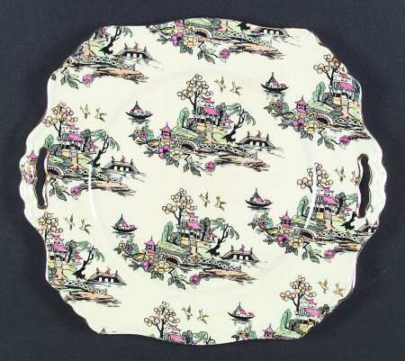 Pekin Cream Square Handled Cake Plate