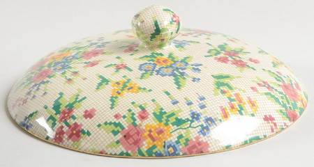 Queen Anne Lid for Round Vegetable