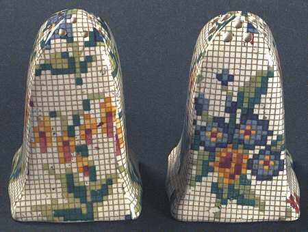 Queen Anne Salt & Pepper Set
