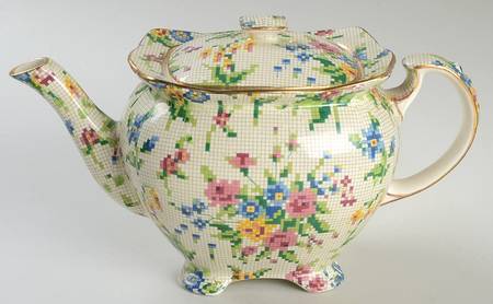 Queen Anne Early Athena Teapot & Lid