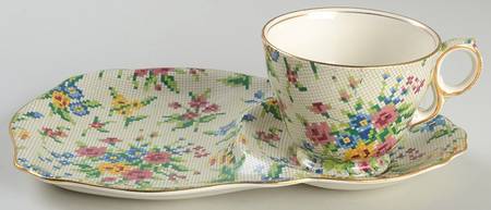 Queen Anne Snack Plate & Cup Set