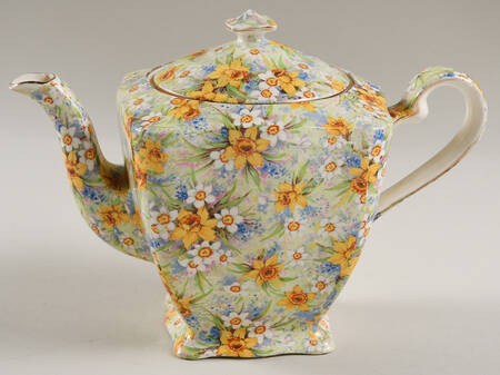 Richmond (Older) Ascot Teapot & Lid