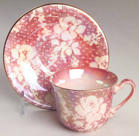 Brocade Cranberry (Iridescent) Flat Cup & Saucer Set