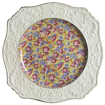 Royalty (Older) Ascot Shape Dinner Plate w/Wedgwood Border
