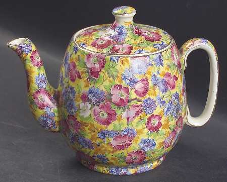Royalty (Older) Countess Teapot & Lid