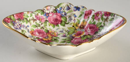 Summertime (Pre 1960, Cream Background, Gold Trim) Oval Bon Bon