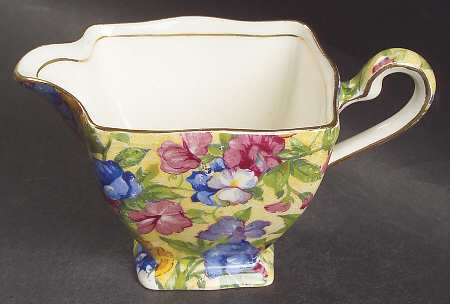 Sweet Pea Ascot Creamer