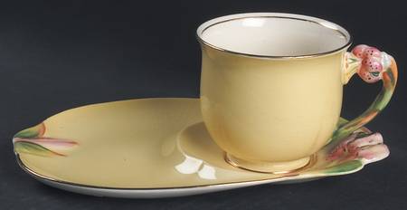 Tiger Lily Yellow Snack Plate & Cup Set by Royal Winton