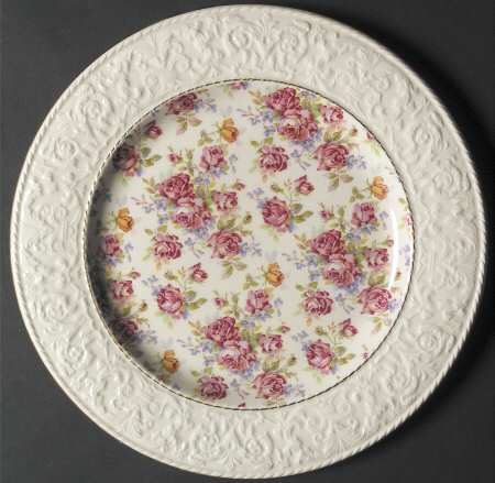 Victorian Rose Dinner Plate wWedgwood Border
