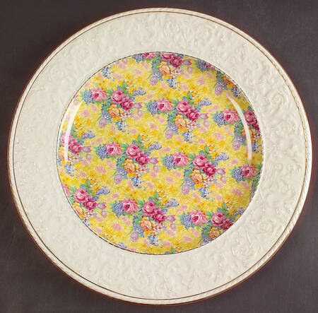 Welbeck (Older) Round Dinner Plate w/Wedgwood Border