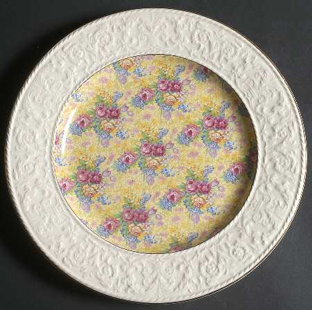 Welbeck (Older) Round Dinner Plate w/Wedgwood Border