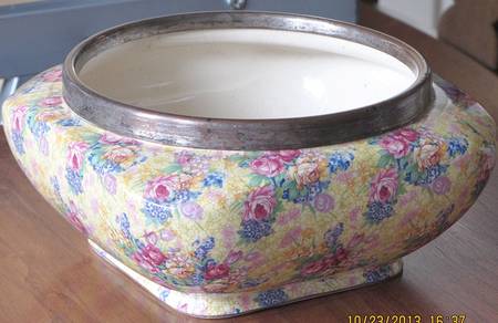 Welbeck (Older) 7" Salad Serving Bowl W/Metal Rim