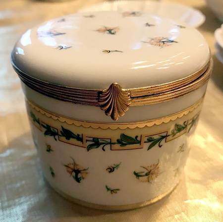 Bougainville Yellow Round Hinged Box