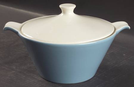 Blue Heaven Round Covered Vegetable