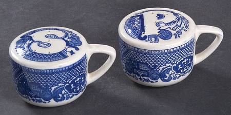 Blue Willow Salt & Pepper Set