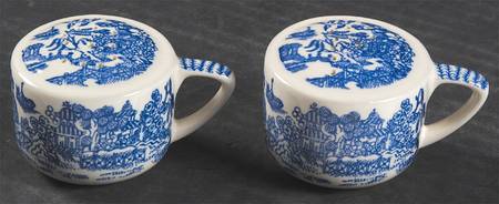 Blue Willow Salt & Pepper Set