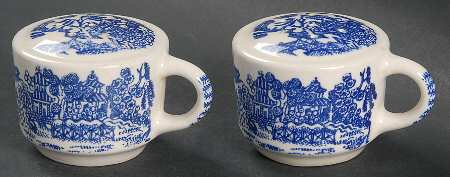 Blue Willow Salt & Pepper Set