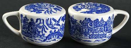 Blue Willow Salt & Pepper Set