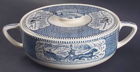 Currier and Ives Blue 1.25 Qt Round Covered Casserole