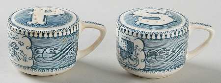 Currier and Ives Blue Salt & Pepper Set