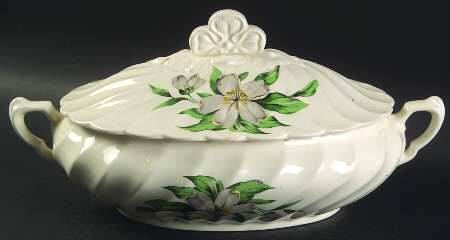 Dogwood (White Flowers) Oval Covered Vegetable