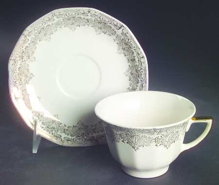 Duane Flat Cup & Saucer Set