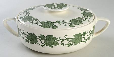 English Ivy (Rim) Round Covered Vegetable