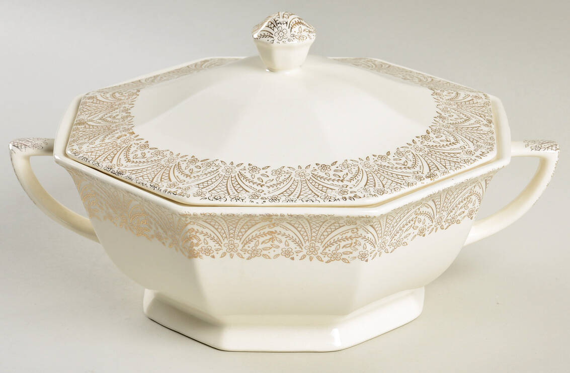 Lamar Round Covered Vegetable