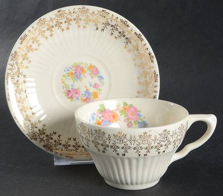 May Wreath Flat Cup & Saucer Set