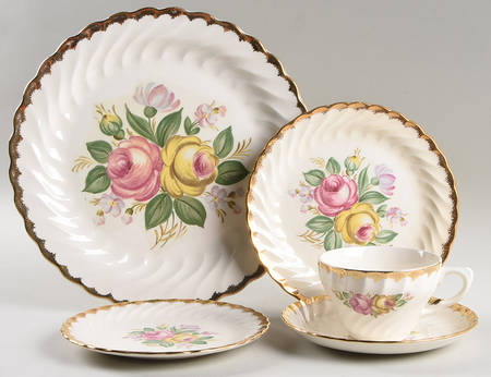Quban Royal 40 Piece Estate Set by Royal (USA)