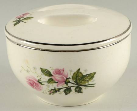 Queen's Rose Sugar Bowl & Lid