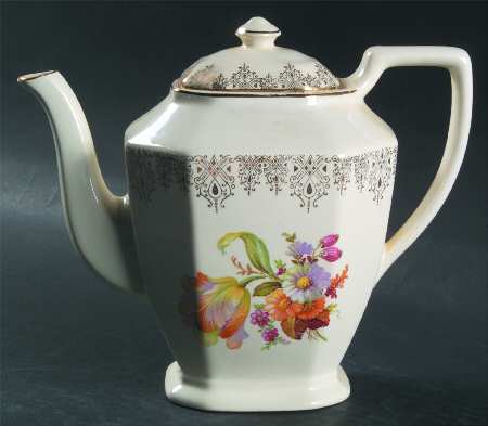 Waldorf Coffee Pot & Lid