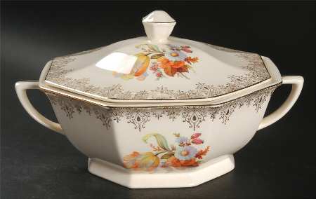 Waldorf Round Covered Vegetable