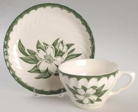 Woodbury Flat Cup & Saucer Set