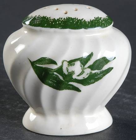 Woodbury Pepper Shaker