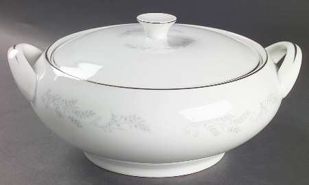 Eg3301 (White Background) Round Covered Vegetable