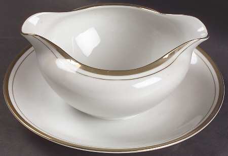 Golden Elegance Round Gravy Boat/Attached Underplate