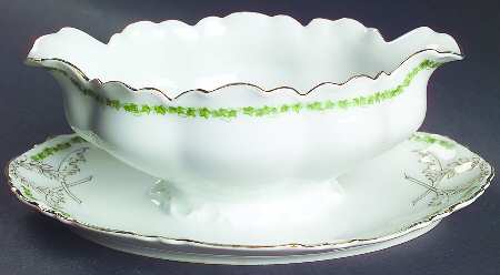 10789 Gravy Boat with Attached Underplate